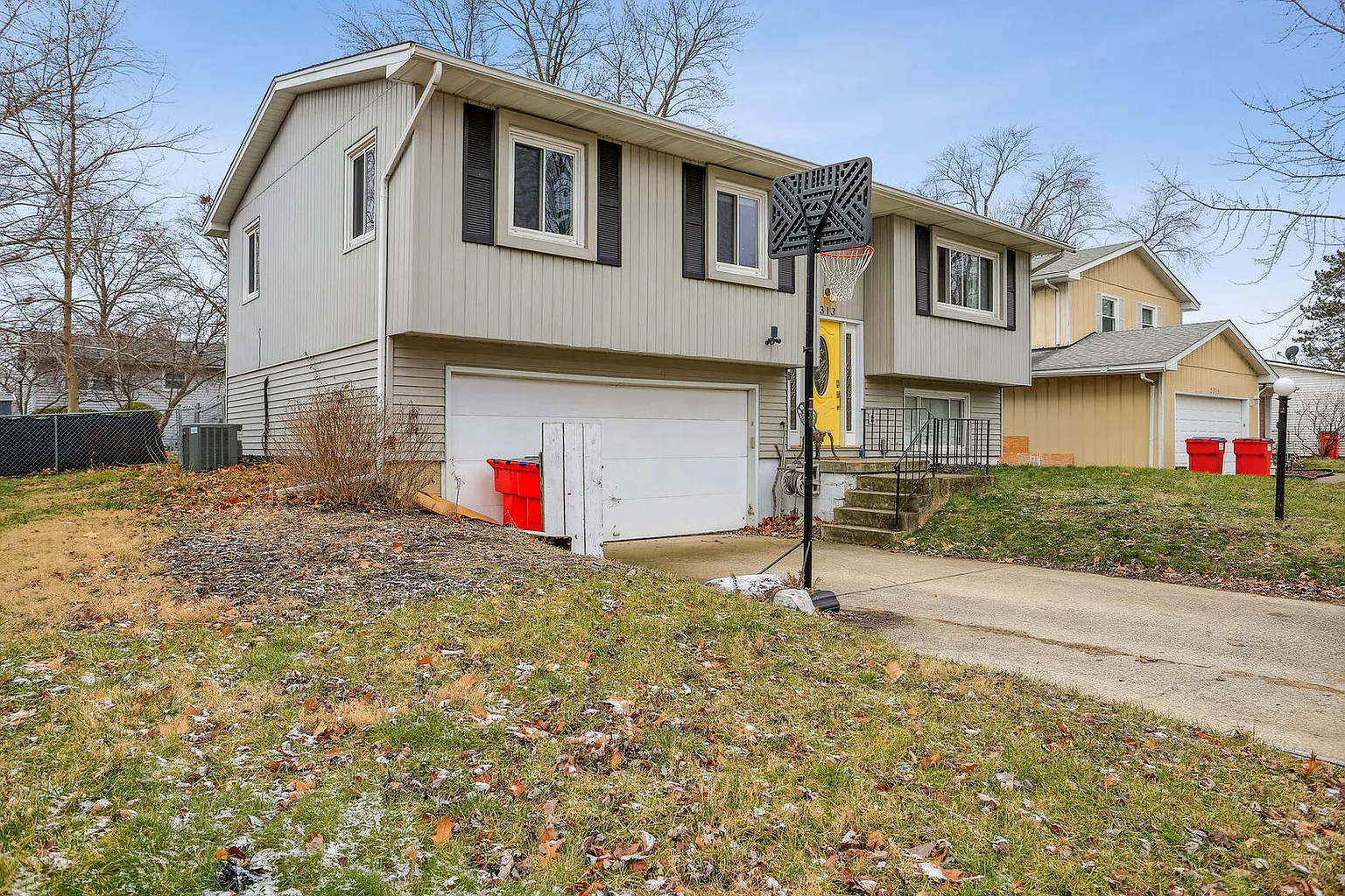 2313 Blackthorn Dr photo 1