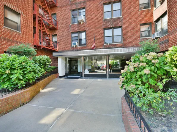 2680 East 19th Street image 1 of 20