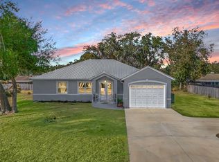 1166 County Road 441, Lake Panasoffkee, FL 33538