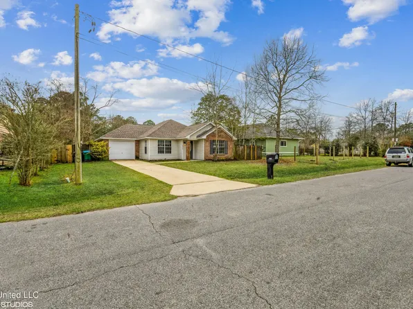 2364 Tradewinds Dr, Gautier, MS 39553