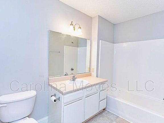 5th image of 611 Bear Dr