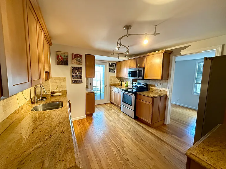 65 Terrace Ave #1 — Photo 10