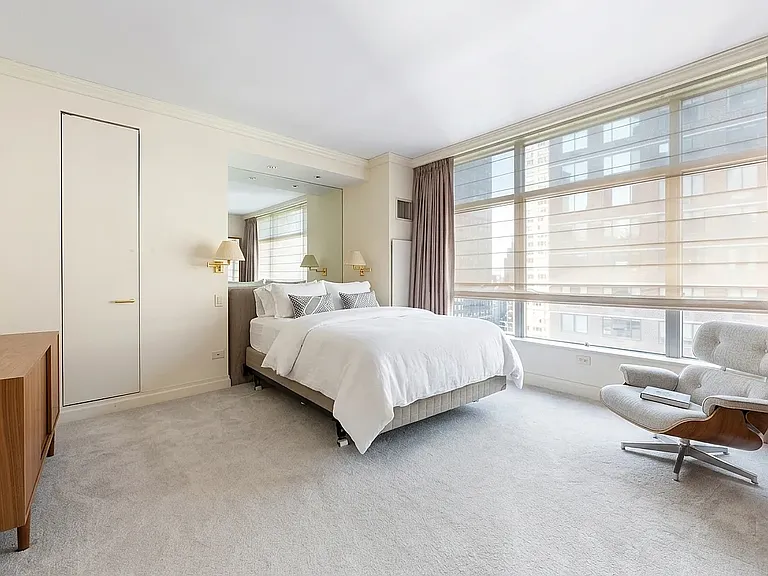 250 E 54th St #23C — Photo 7