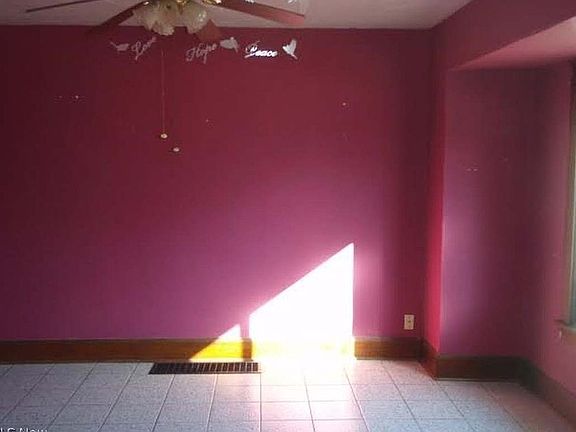 5th image of 880 E Boston Ave