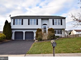 303 Battenkill Dr, Douglassville, PA 19518