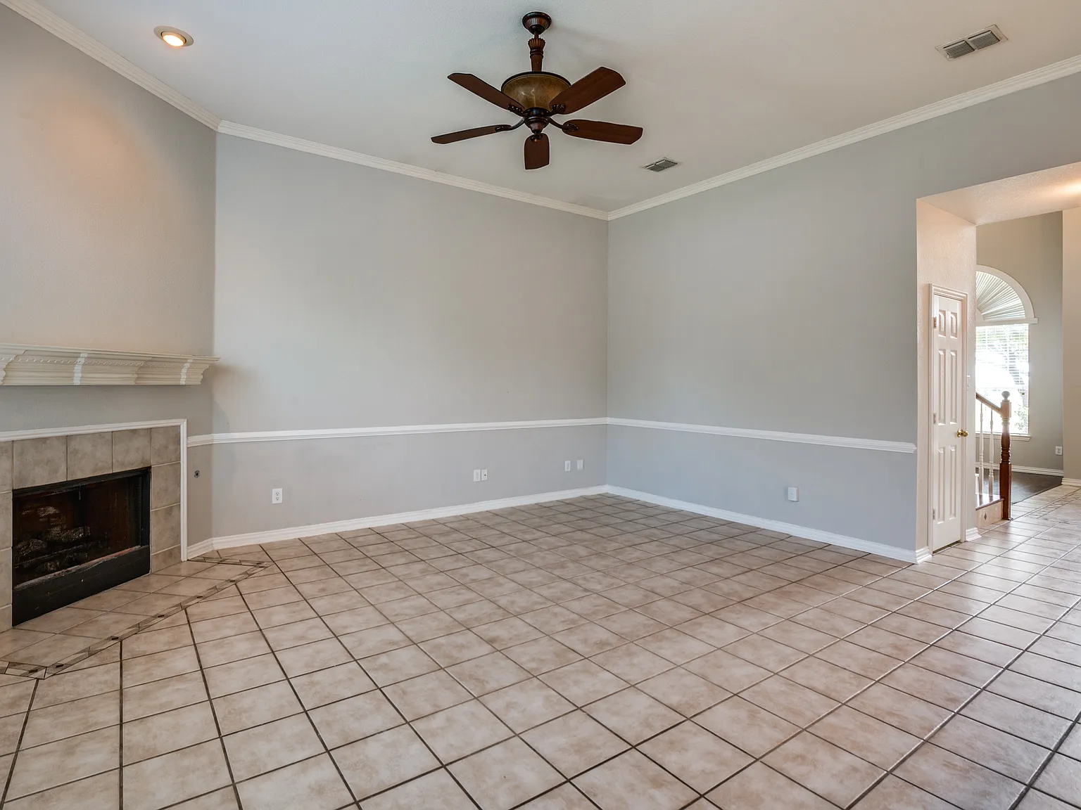 5 bed, 3346 sqft, $3,200 — Photo 4