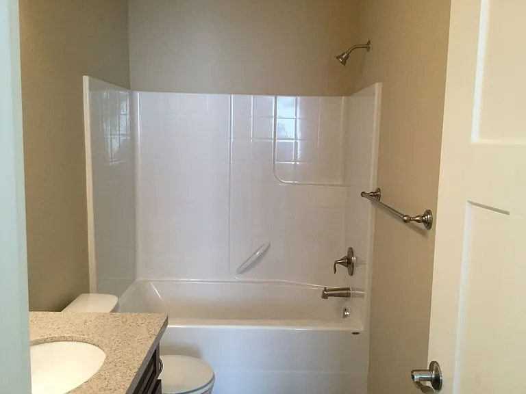 1643 Burnside Pl — Photo 6