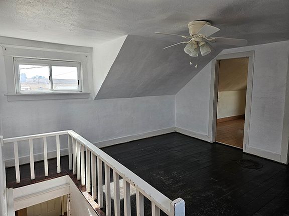 2nd image of 27229 Martin Ave