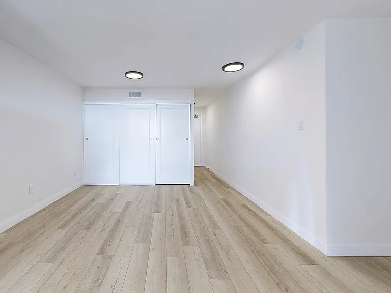 675 Martin Grove Rd — Photo 6