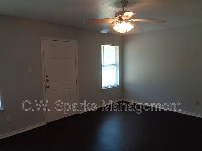 13651 Biggs St — Photo 23