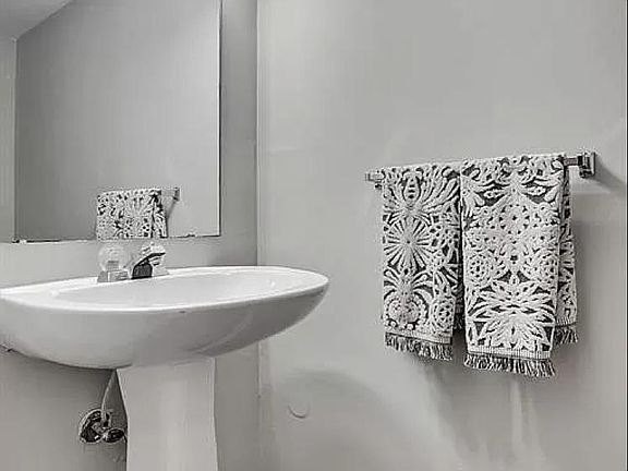 1/2 Bathroom Ground Floor