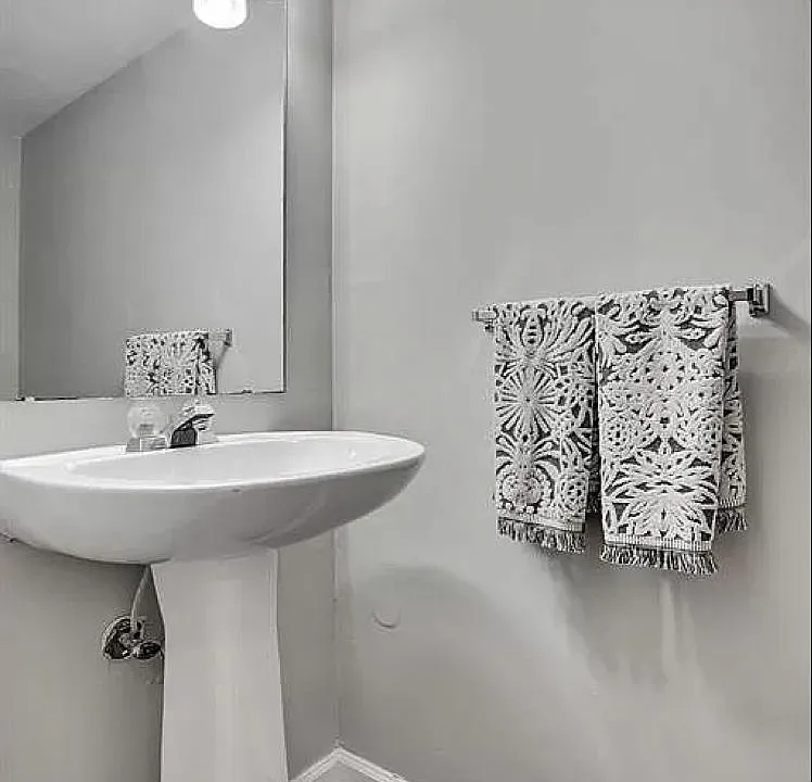 1/2 Bathroom Ground Floor