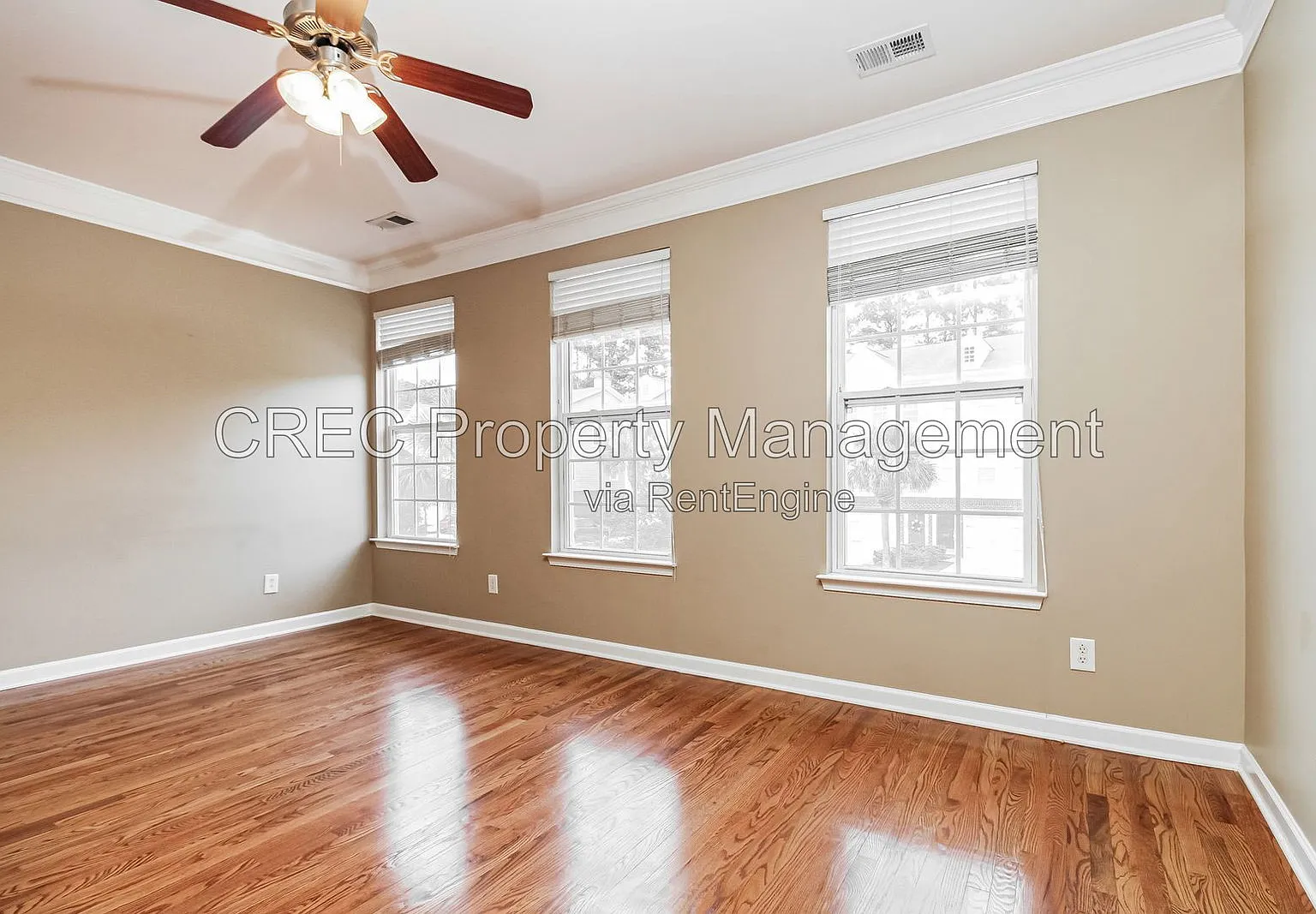 3 bed, 3.5 bath, 2550 sqft, $3,600 — Photo 3