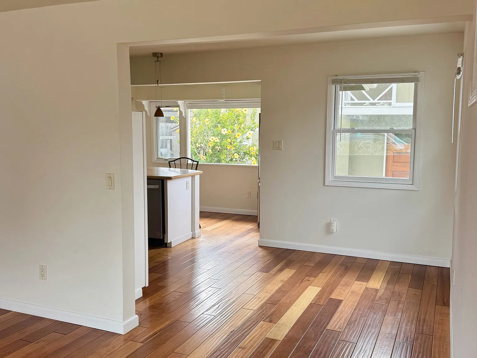 2 bed, 1000 sqft, $3,200 — Photo 4