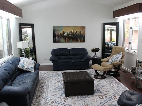 3rd image of 106 METCALFE ROAD
