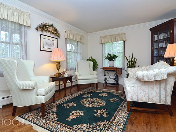3rd image of 45 Woodside Ave