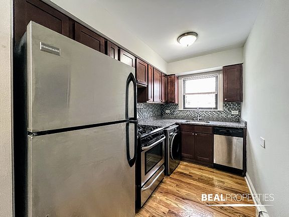 4th image of 696 Elm Pl APT 210