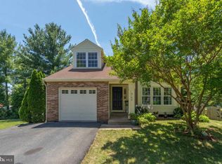 5554 Sequoia Farms Dr, Centreville, VA 20120