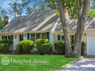 95 Jenkins St, Merrick, NY 11566