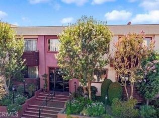 5403 Newcastle Ave APT 8, Encino, CA 91316