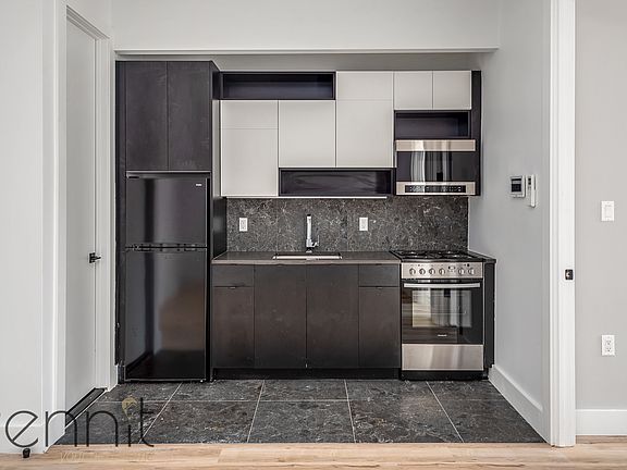 4th image of 1115 Decatur St #3F