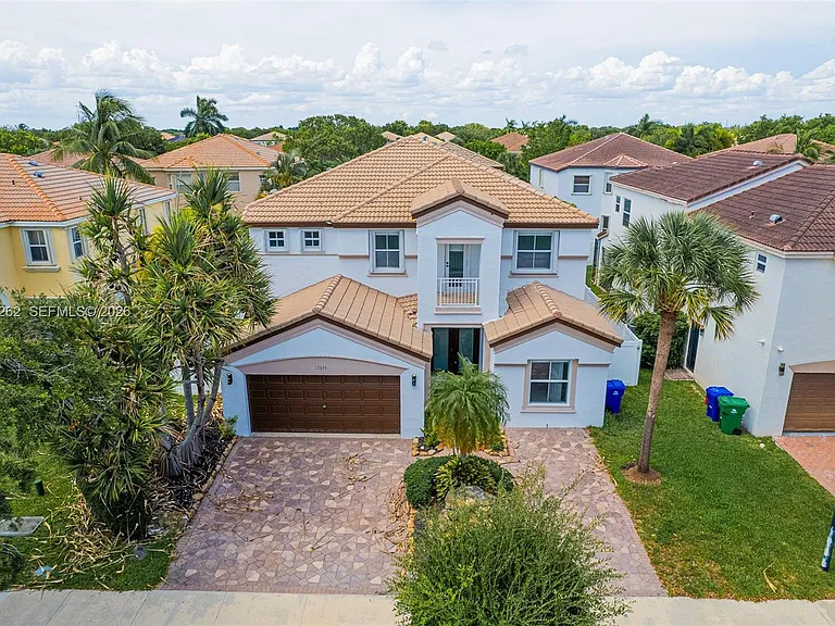 15699 SW 54th Ct — Photo 1