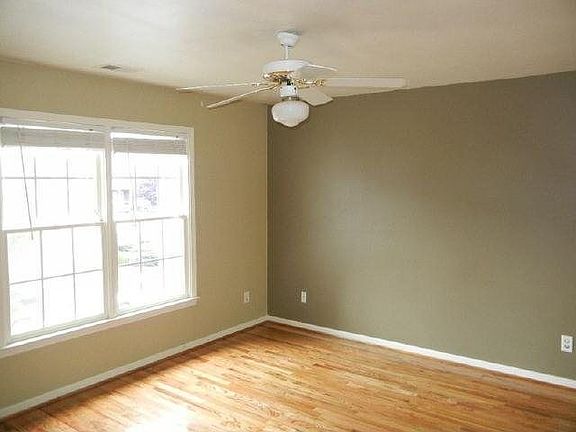 2nd image of 2560 Longcourt Cir SE