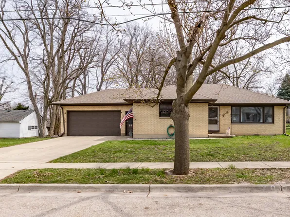 63 S Union St, Elgin, IL 60123