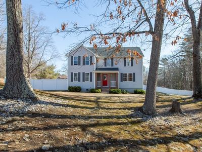 31 Beacon St, Londonderry, NH, 03053