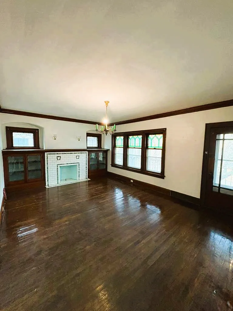 Building Photo - 2113 W 11th St #3