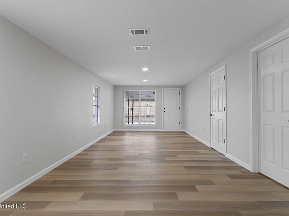 4th image of 4006 Macphelah Rd