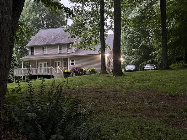 8306 Point Oak Dr, Colfax, NC 27235