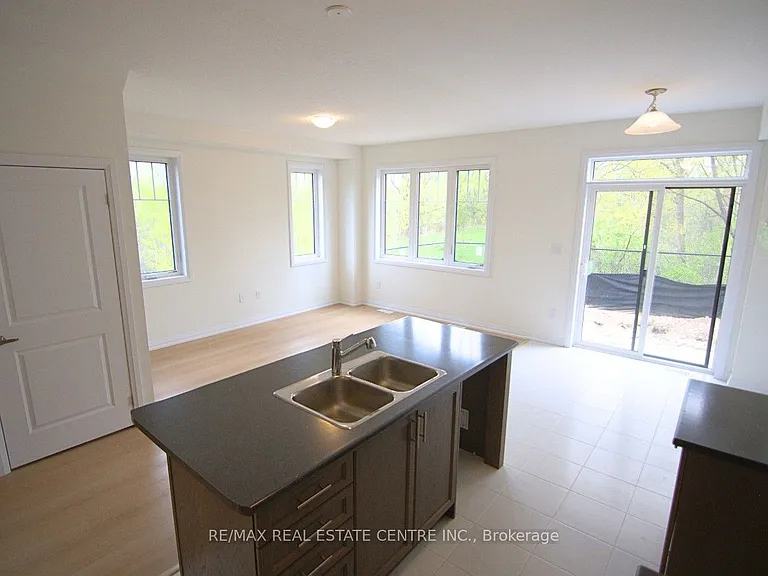 335 Starlight Ave — Photo 6