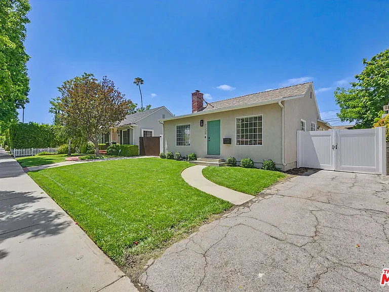 5119 Enfield Ave — Photo 35