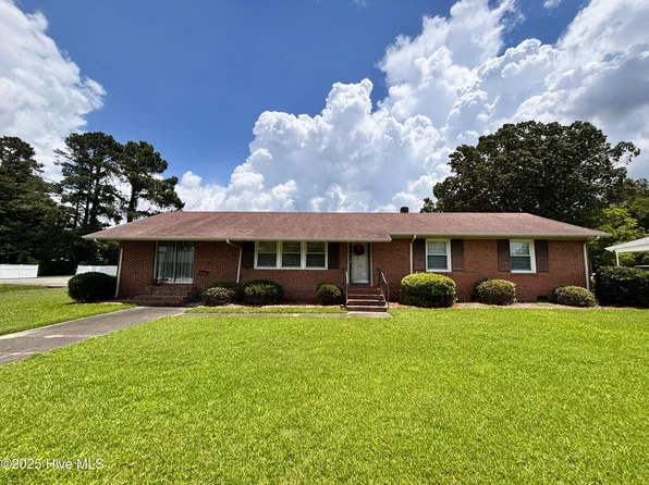 506 Underwood Street, Clinton, NC 28328