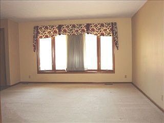 2nd image of 1110 Magnolia Cir