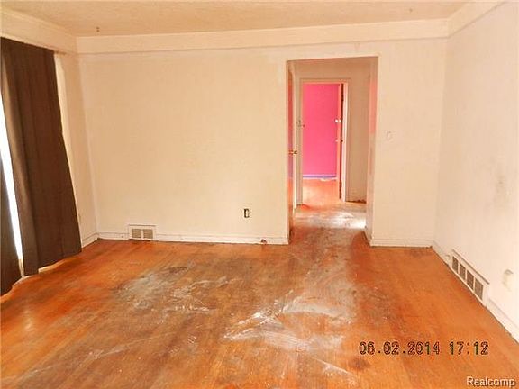 3rd image of 1577 Detroit Ave