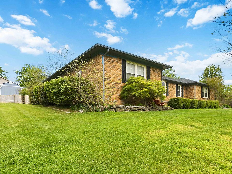 1st image of 522 Silverbrook Dr