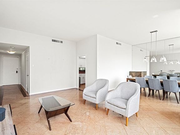2nd image of 14 Greenway Plz Unit 26O