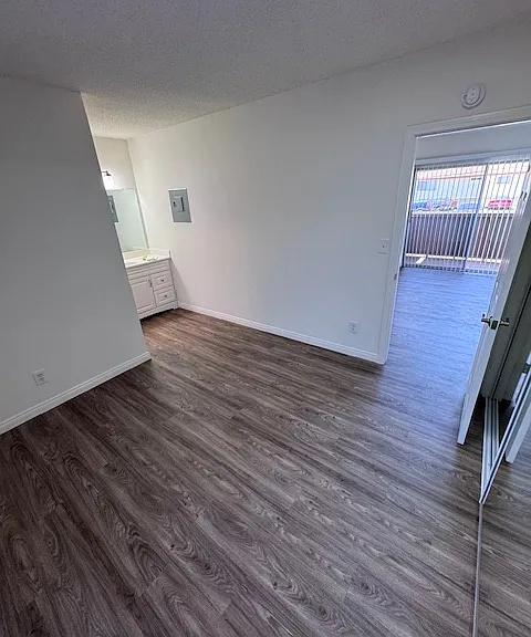 16251 Woodruff Ave — Photo 32