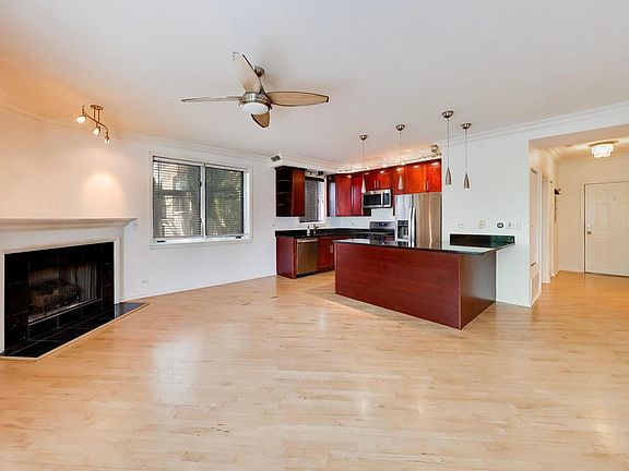 4th image of 815 N Marshfield Ave APT 204