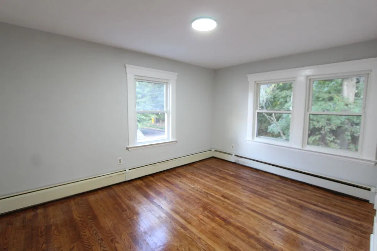 3 bed, 2.0 bath, 1509 sqft, $3,200 — Photo 3