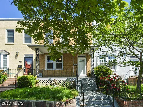 1826 A St SE Photo 1