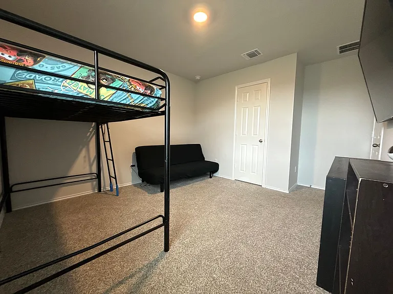 2621 Torbensen Ct — Photo 15