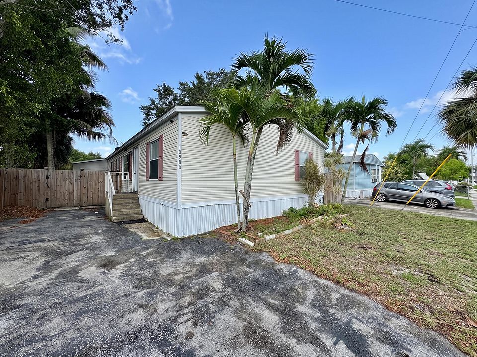 1st image of 10580 Sandalfoot Boulevard