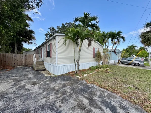 10580 Sandalfoot Boulevard, Boca Raton, FL 33428