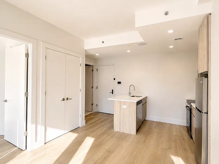 91 Bruckner Blvd #304 — Photo 10