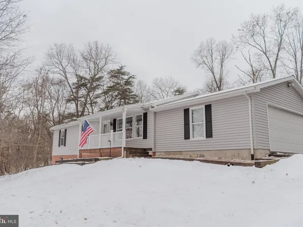 1254 Apple Orchard, Berkeley Springs, WV 25411