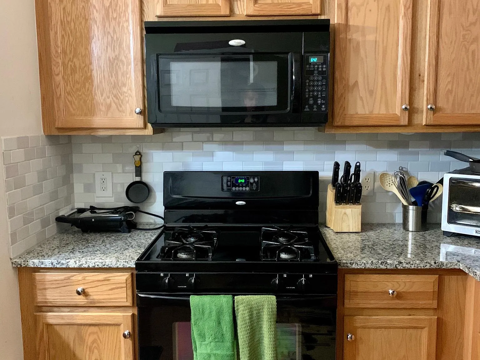 2 bed, 1200 sqft, $2,300 — Photo 3