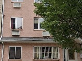 1657 Stephen St, Ridgewood, NY 11385